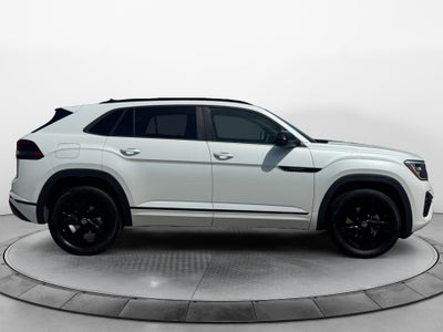 2026 Volkswagen Atlas Cross Sport 2.0T SEL R-Line Black