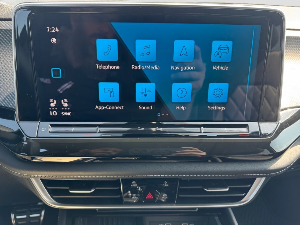 2026 Volkswagen Atlas Cross Sport 2.0T SEL Premium R-Line
