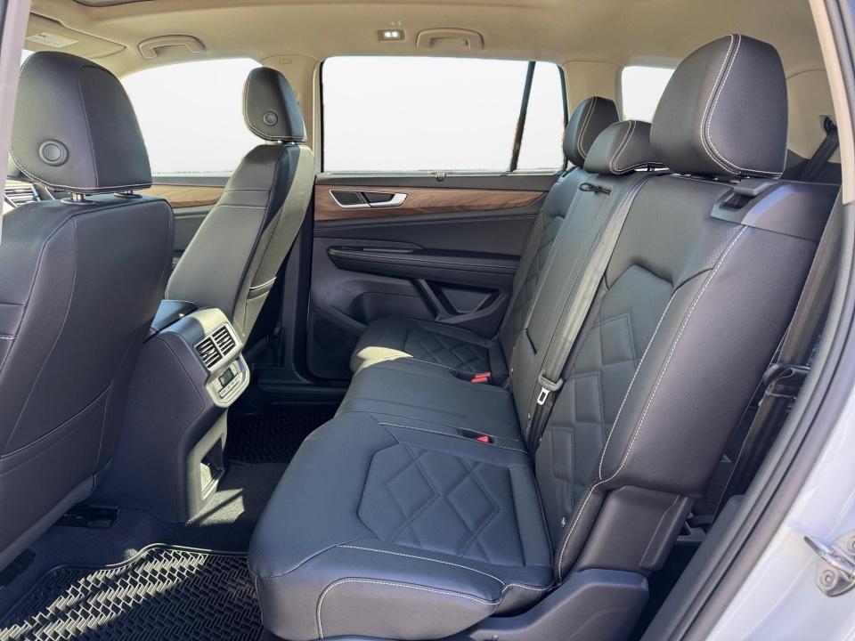 2026 Volkswagen Atlas SE w/Tech - Photo 13