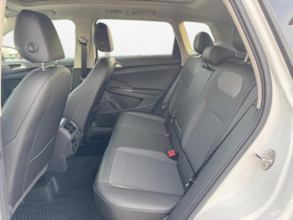 2026 Volkswagen Taos SE Black