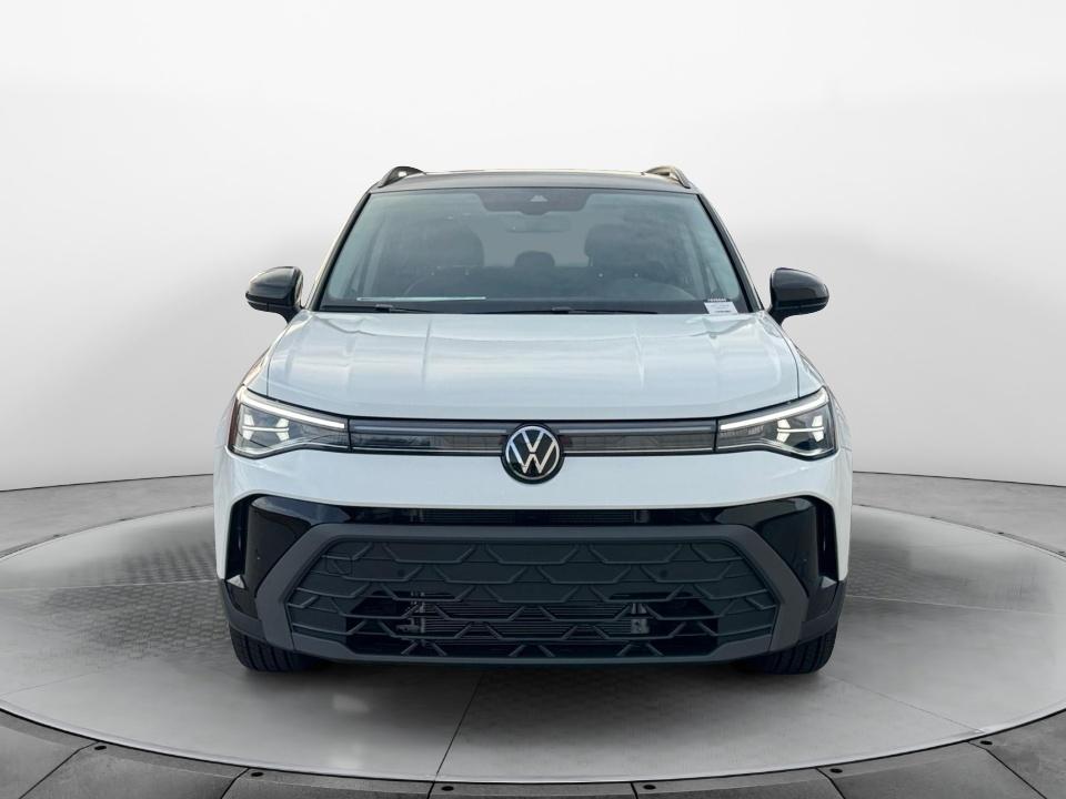 2026 Volkswagen Taos SE Black