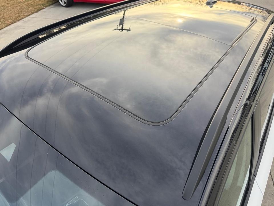 2026 Volkswagen Taos SE Black