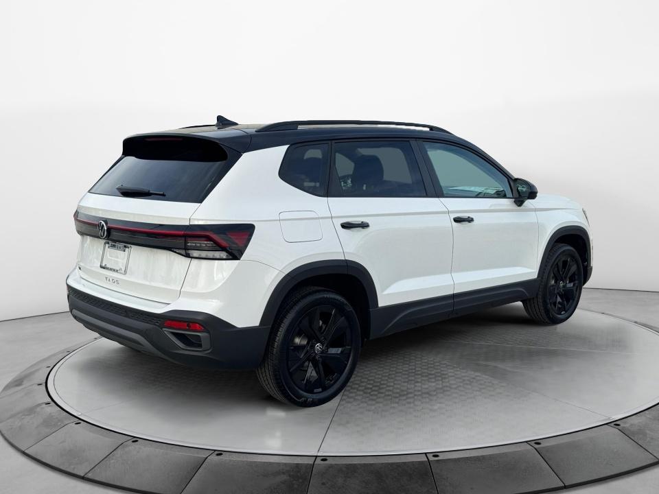 2026 Volkswagen Taos SE Black