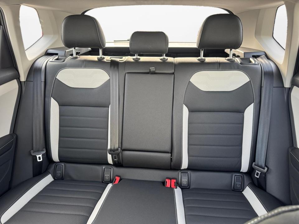2026 Volkswagen Taos SEL