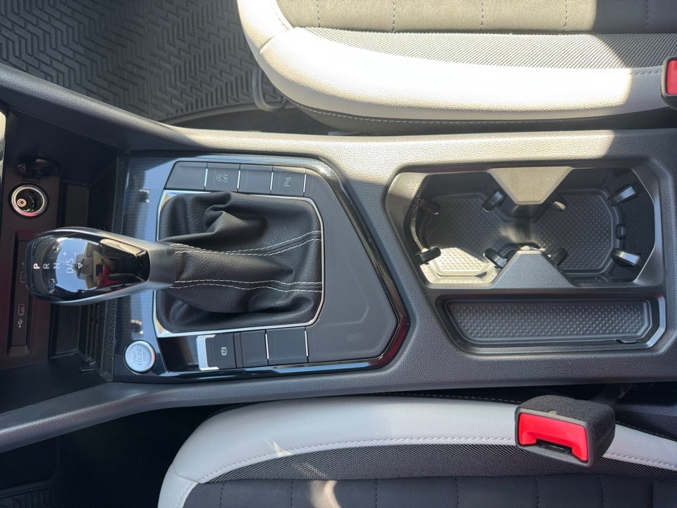 2027 Volkswagen Taos SE