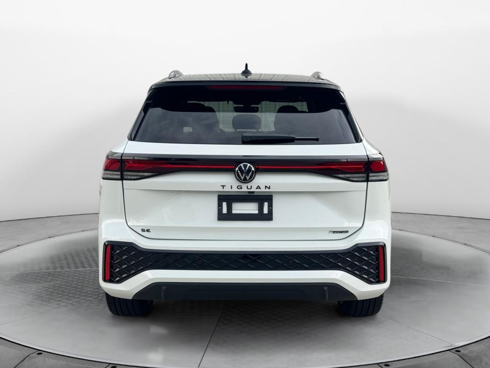 2026 Volkswagen Tiguan SE R-Line Black
