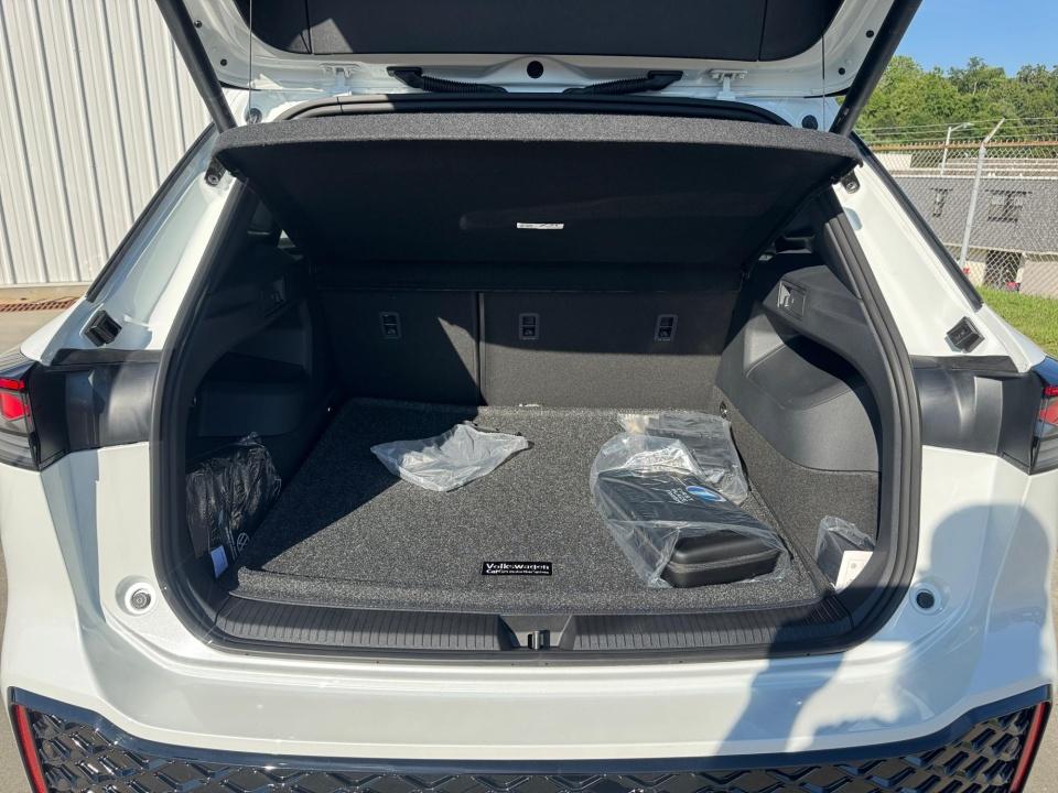 2026 Volkswagen Tiguan SEL R-Line Turbo