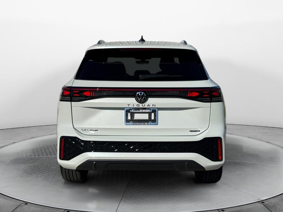 2026 Volkswagen Tiguan SEL R-Line Turbo