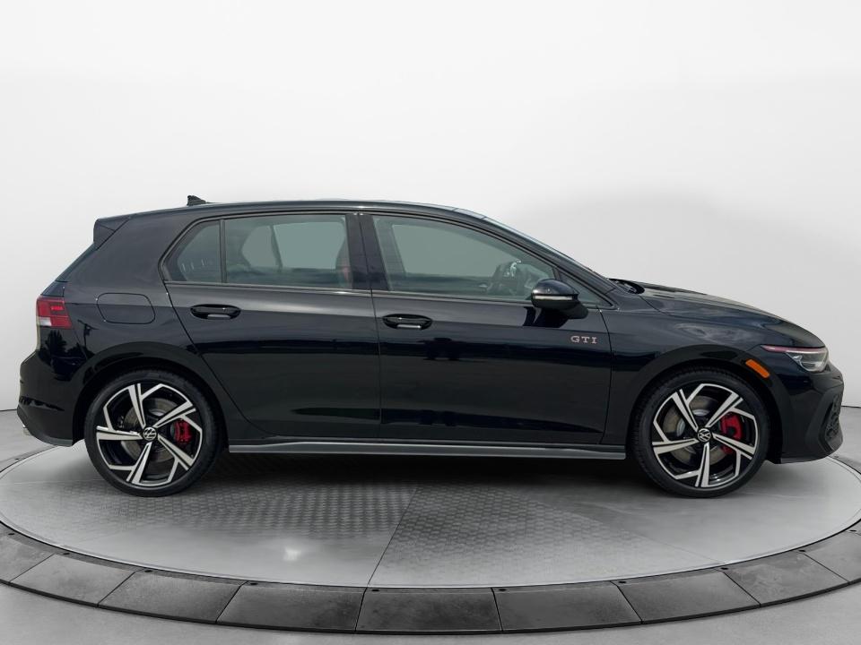 2026 Volkswagen Golf GTI SE