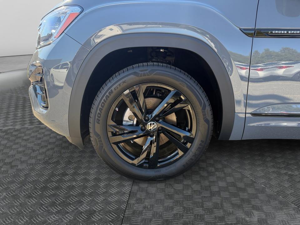 2026 Volkswagen Atlas Cross Sport 2.0T SEL R-Line Black