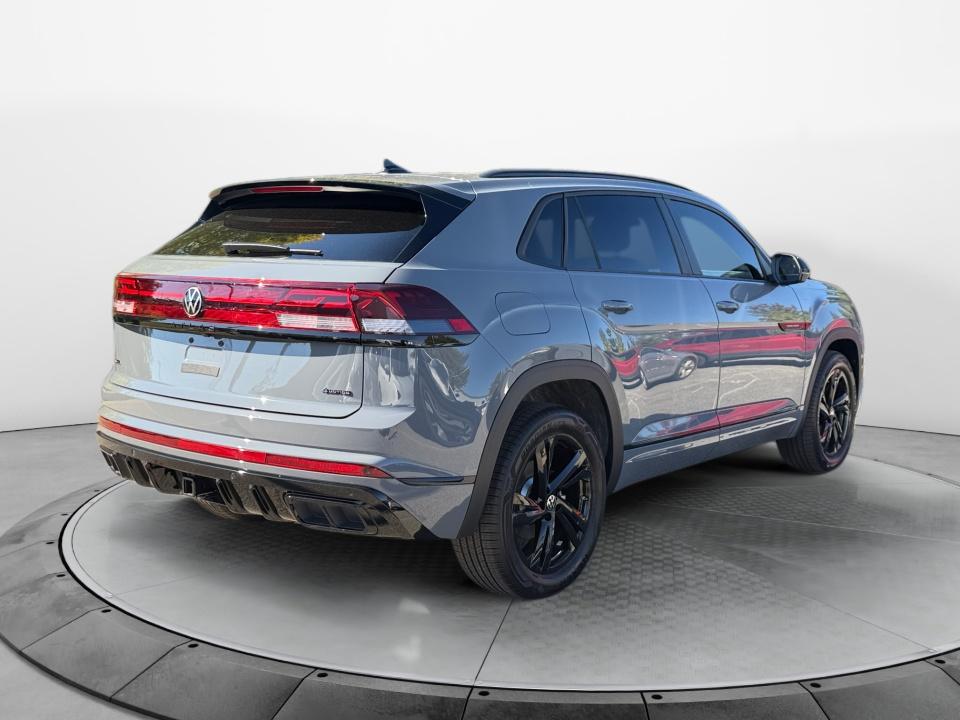 2026 Volkswagen Atlas Cross Sport 2.0T SEL R-Line Black