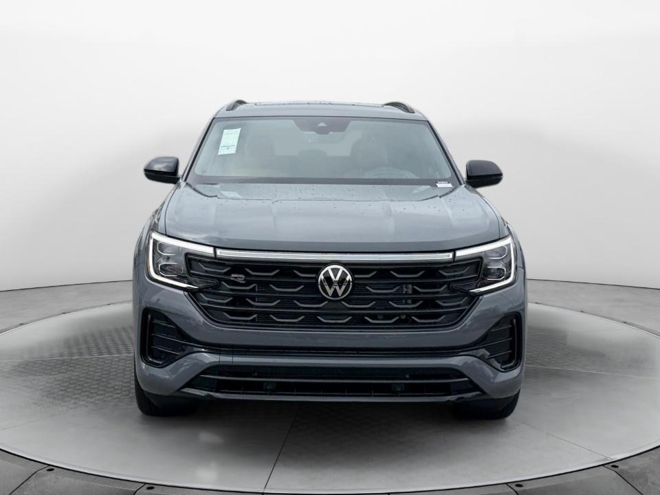2026 Volkswagen Atlas Cross Sport 2.0T SEL R-Line Black