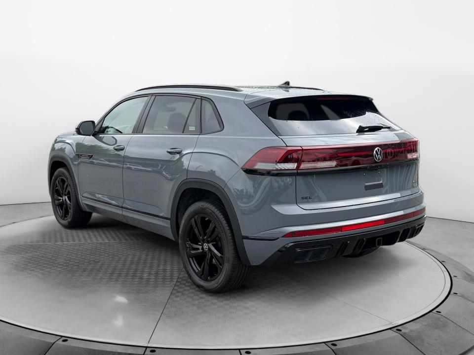 2026 Volkswagen Atlas Cross Sport 2.0T SEL R-Line Black