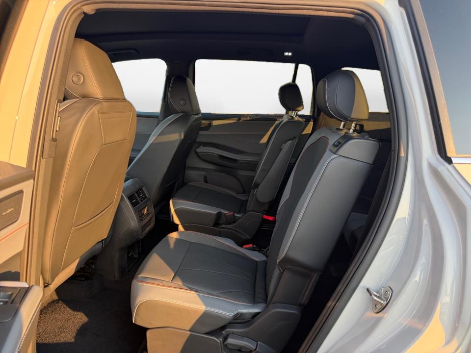 2027 Volkswagen Atlas SEL Premium R-Line