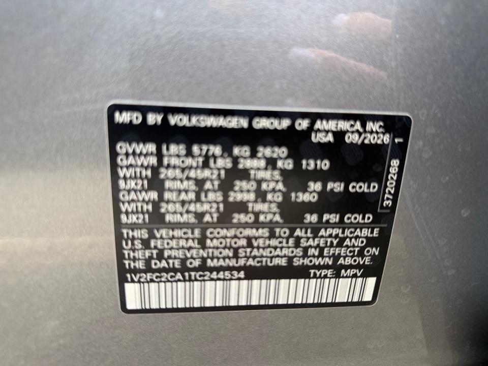 2026 Volkswagen Atlas Cross Sport 2.0T SEL Premium R-Line
