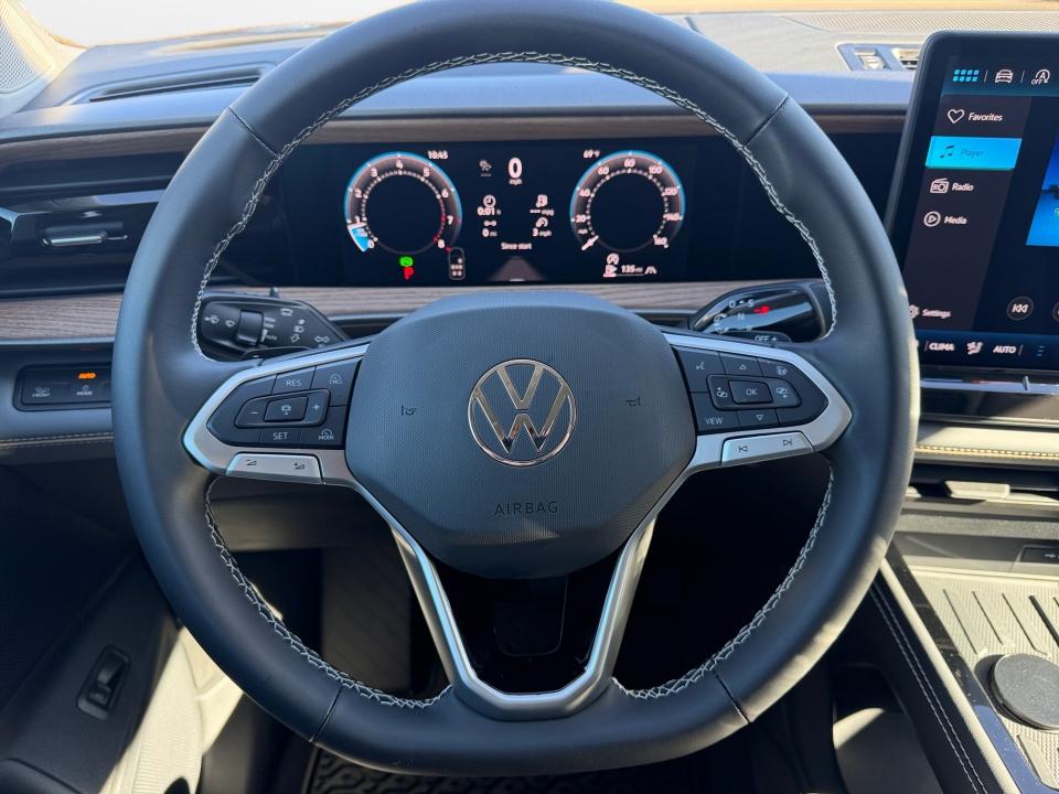 2027 Volkswagen Atlas SE w/Technology