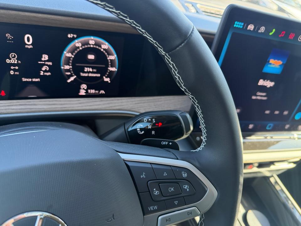 2027 Volkswagen Atlas SE w/Technology
