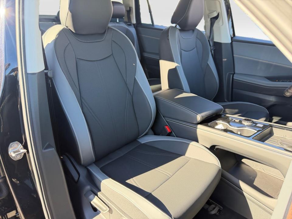2027 Volkswagen Atlas SE w/Technology