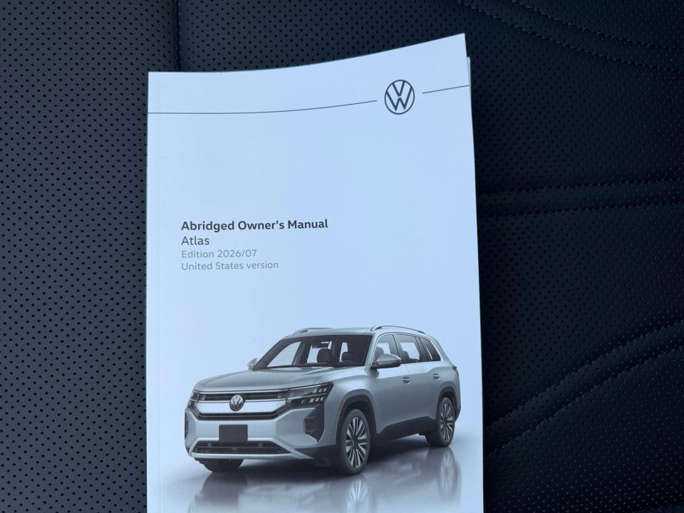 2027 Volkswagen Atlas SE w/Technology