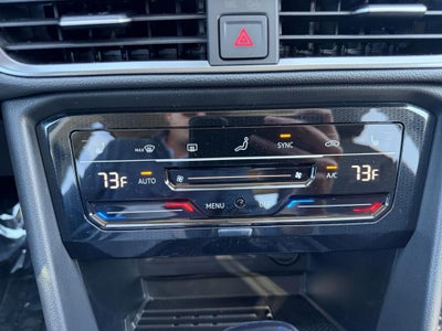 2027 Volkswagen Taos SE Black