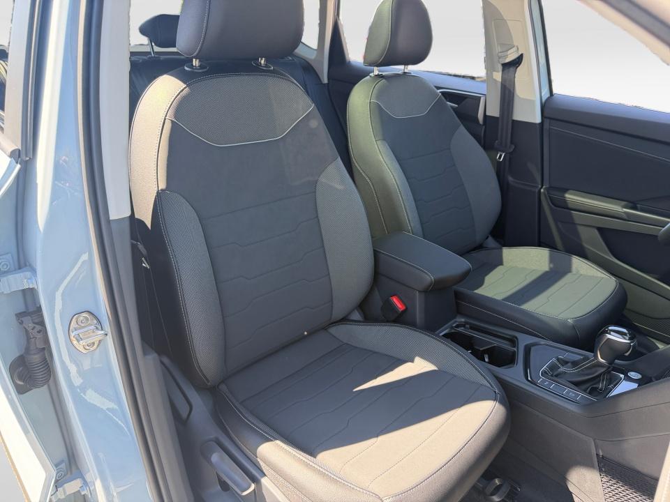 2027 Volkswagen Taos SE Black