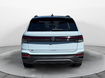 2027 Volkswagen Taos SE Black