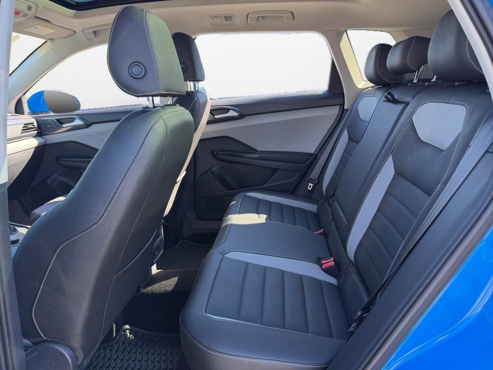 2024 Volkswagen Taos SEL