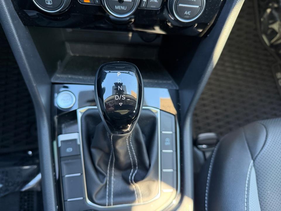 2024 Volkswagen Taos SEL