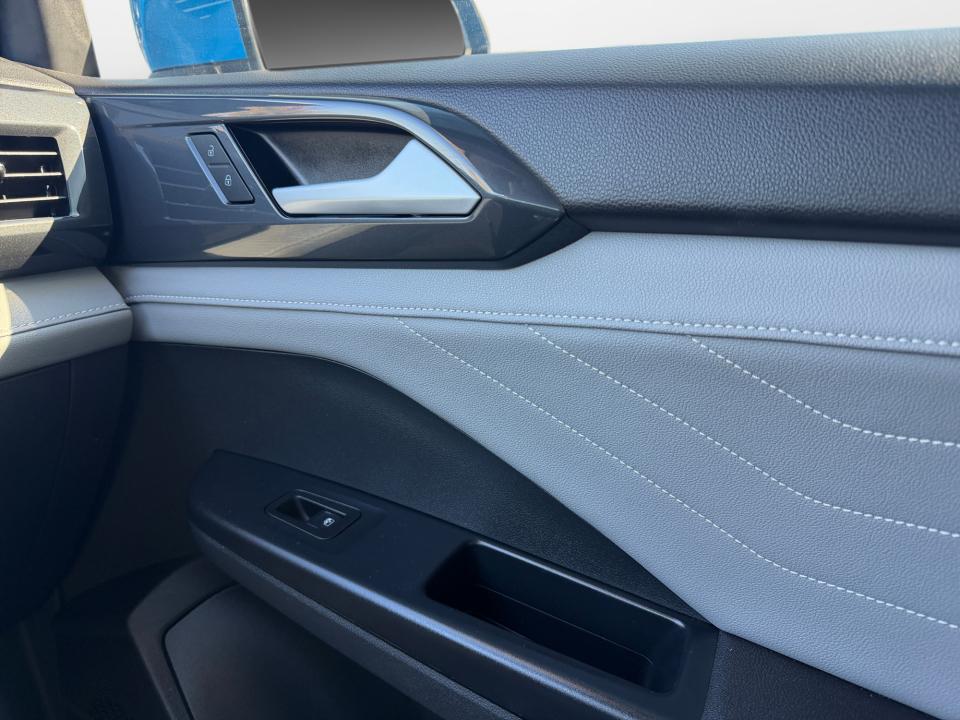 2024 Volkswagen Taos SEL