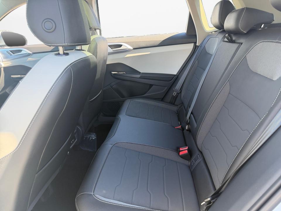 2027 Volkswagen Taos SE