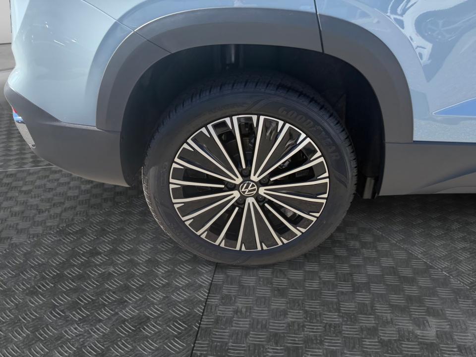2027 Volkswagen Taos SE