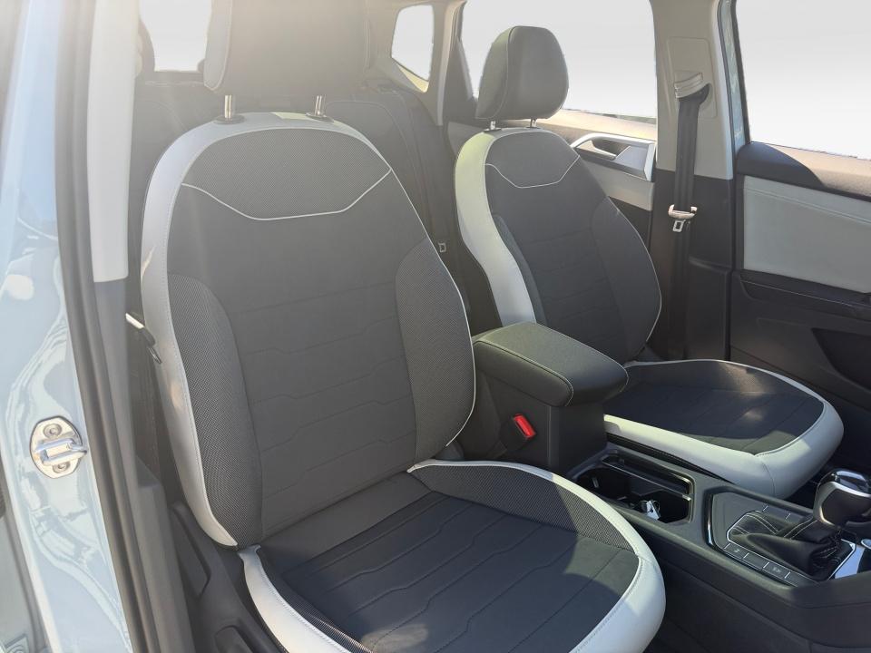 2027 Volkswagen Taos SE