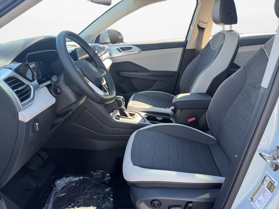 2027 Volkswagen Taos SE