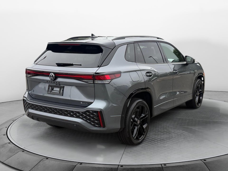 2026 Volkswagen Tiguan SE R-Line Black