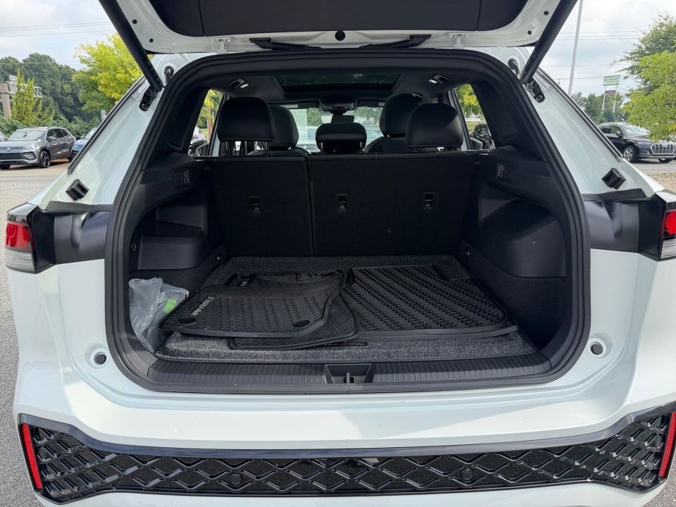 2025 Volkswagen Tiguan SE R-Line Black