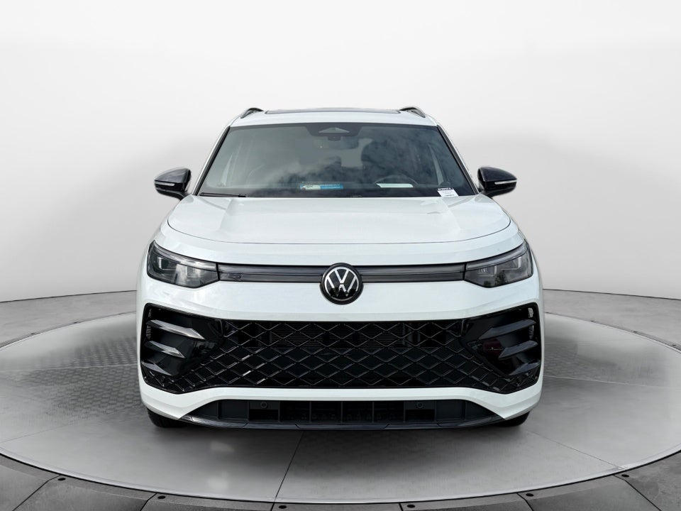 2025 Volkswagen Tiguan SE R-Line Black