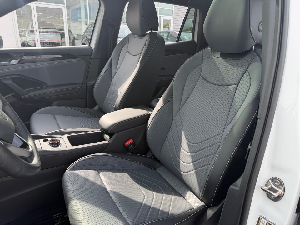 2025 Volkswagen Tiguan SE R-Line Black
