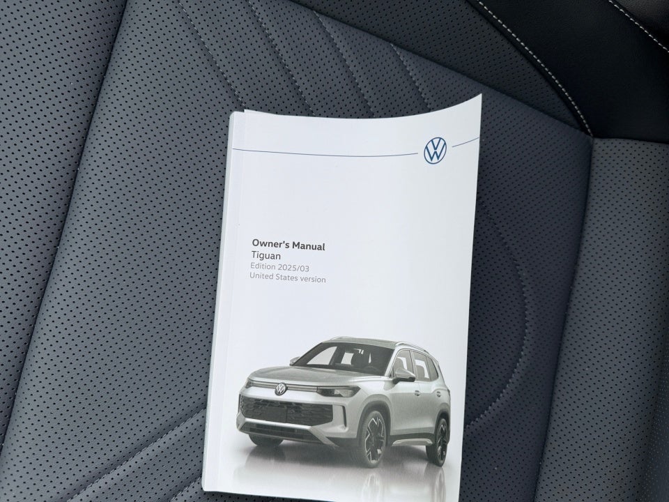 2025 Volkswagen Tiguan SE R-Line Black