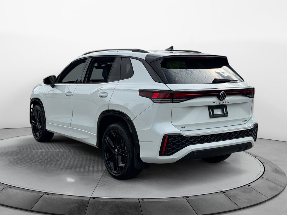 2025 Volkswagen Tiguan SE R-Line Black