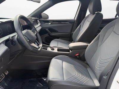 2025 Volkswagen Tiguan SE R-Line Black