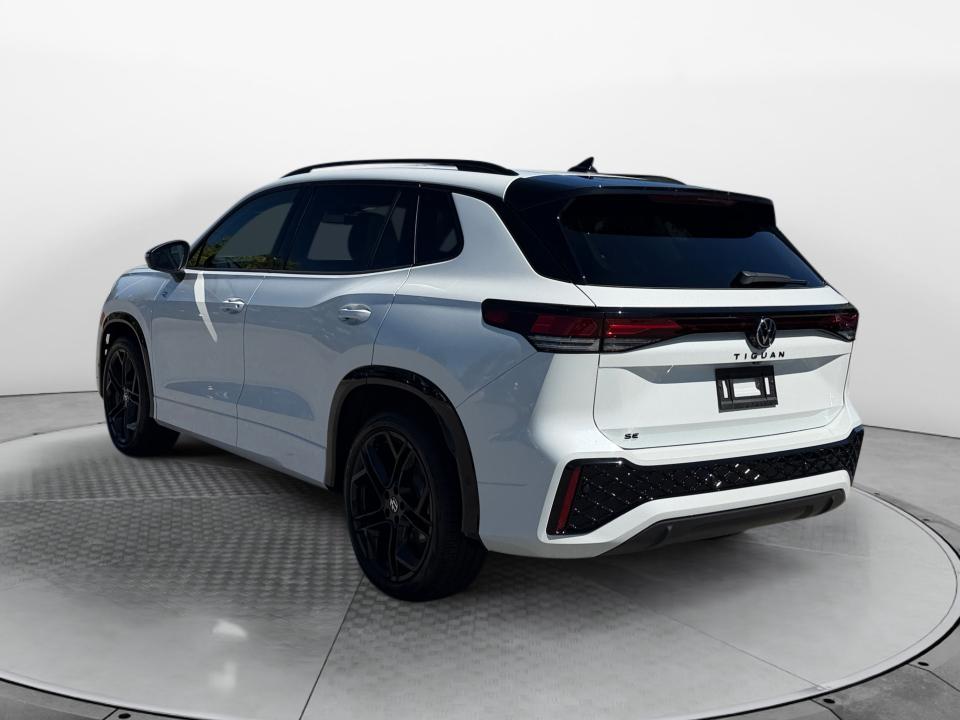 2026 Volkswagen Tiguan SE R-Line Black