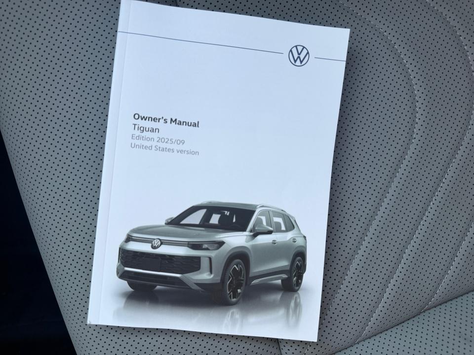 2026 Volkswagen Tiguan SE R-Line Black