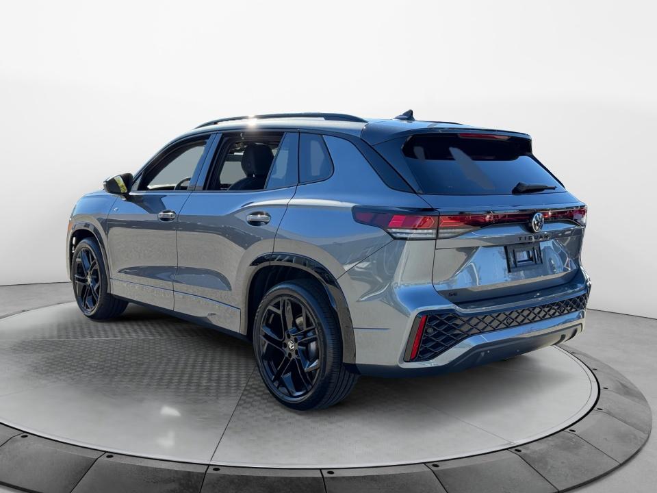 2026 Volkswagen Tiguan SE R-Line Black