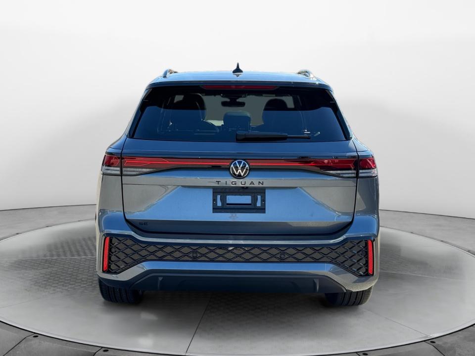 2026 Volkswagen Tiguan SE R-Line Black