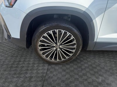 2025 Volkswagen Taos SE