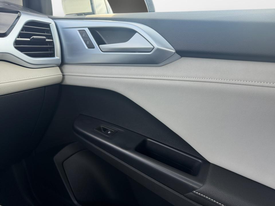 2025 Volkswagen Taos SE