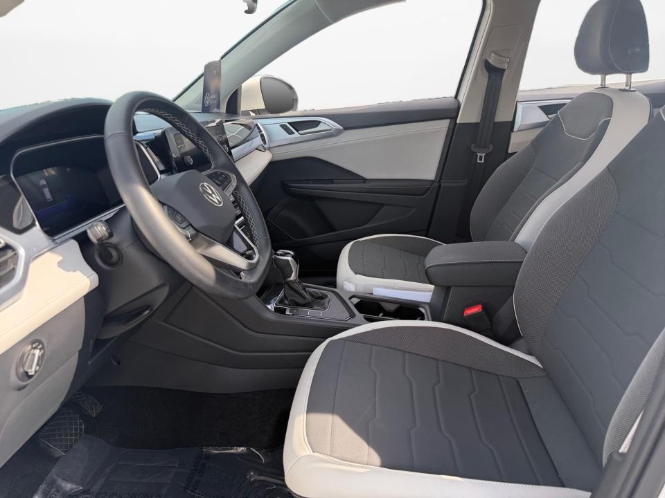 2025 Volkswagen Taos SE