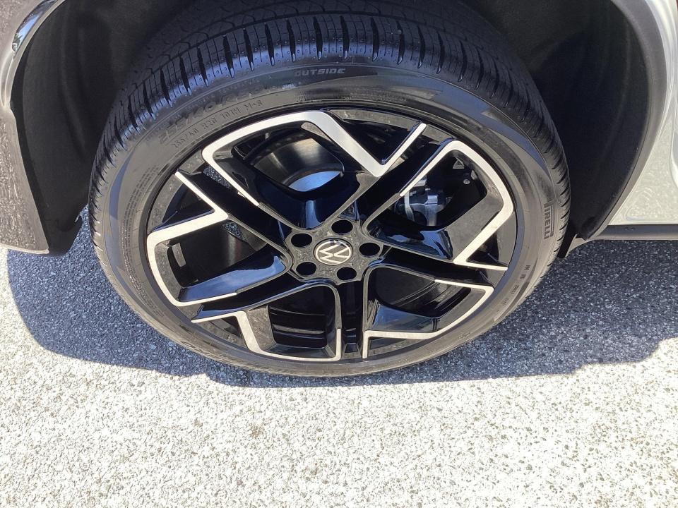 2026 Volkswagen Tiguan SEL R-Line Turbo