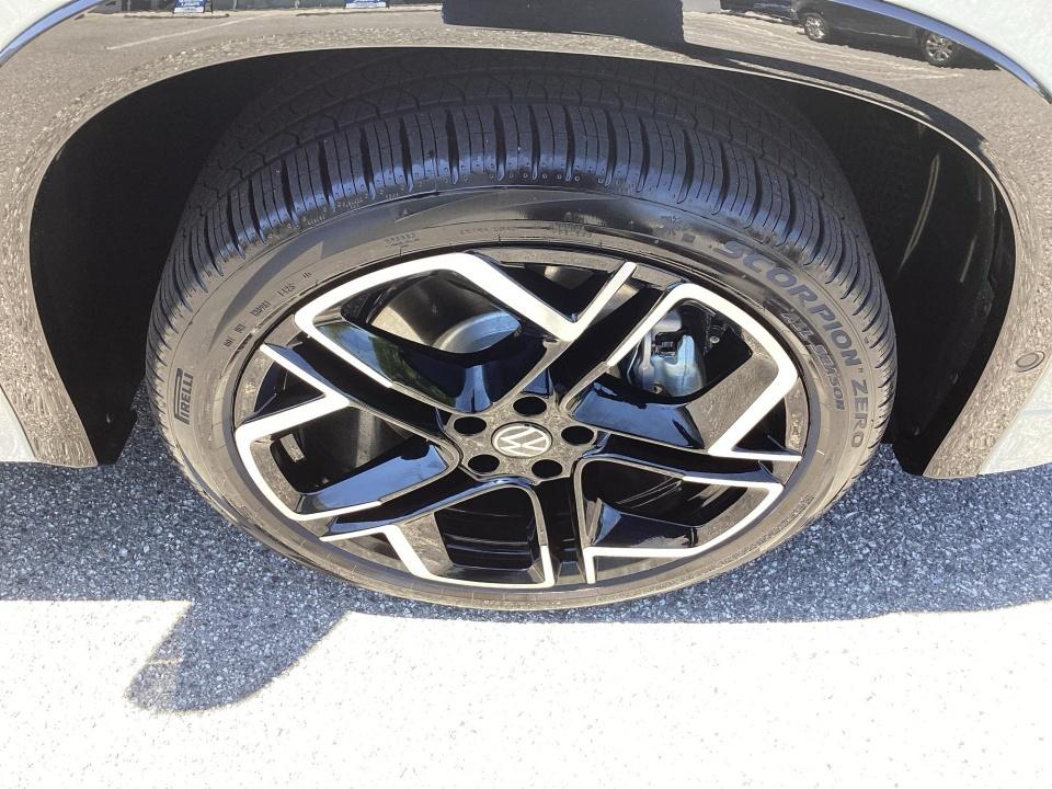 2026 Volkswagen Tiguan SEL R-Line Turbo
