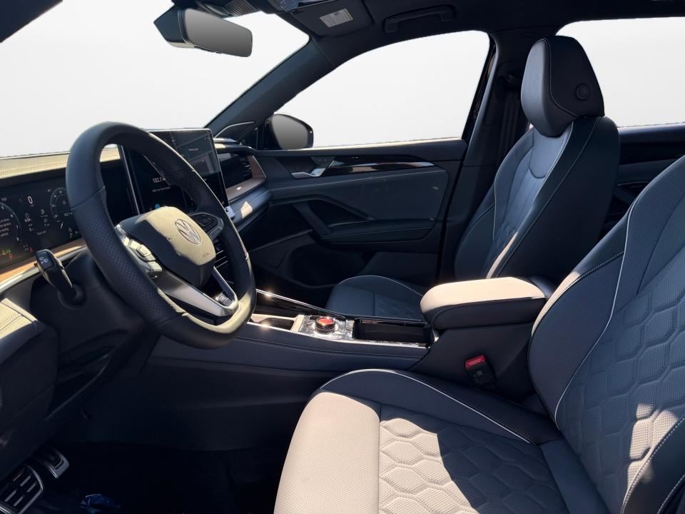 2026 Volkswagen Tiguan SEL R-Line Turbo